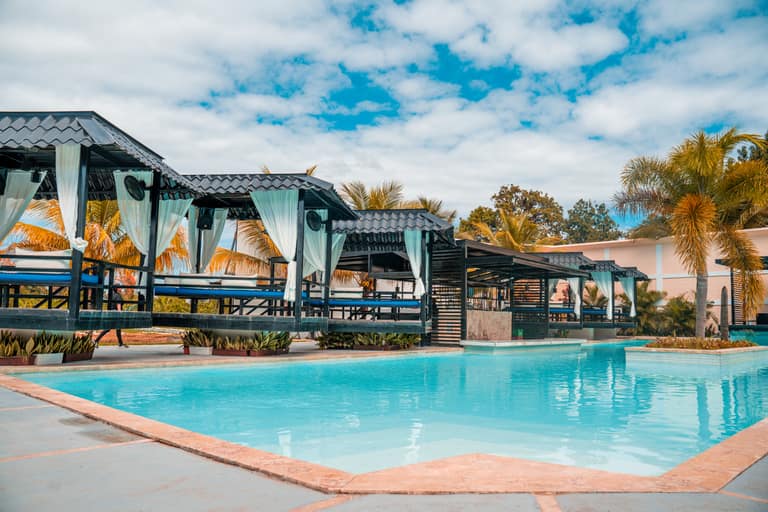 Hotel Guacayamos Hotel & Villas con day pass