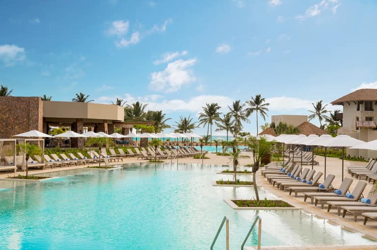 Hotel Dreams Playa Esmeralda Resort & Spa con day pass