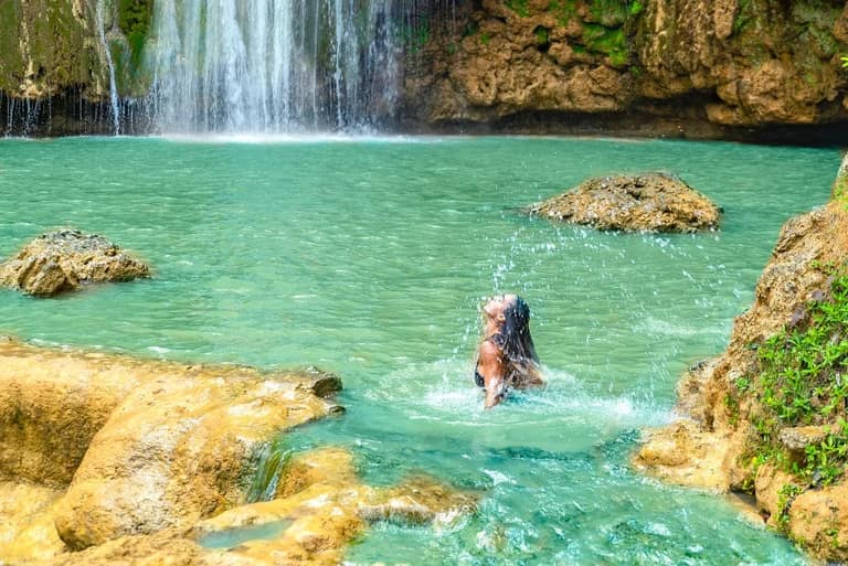 Hotel Whale Watching y Salto El Limón con day pass