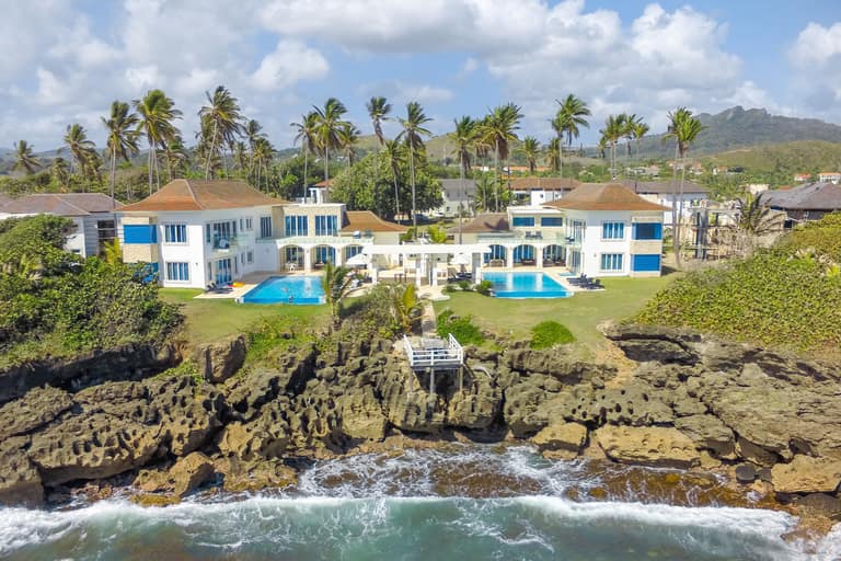 Hotel Peninsula Esmeralda Luxury Hotel & Villas con day pass