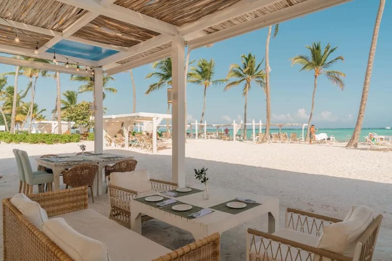 Hotel Juanillo Grill & Beach Club con day pass