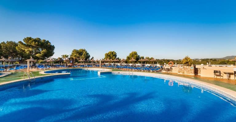 Hotel Globales Samoa con day pass