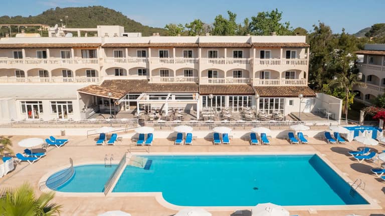 Hotel Globales Isabel con day pass