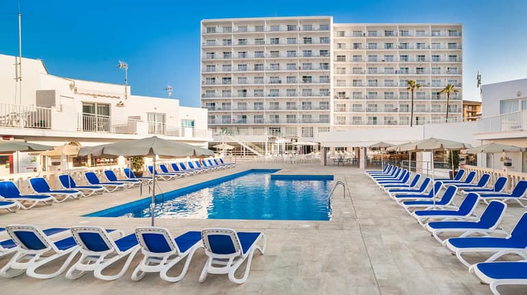 Hotel Globales Condes de Alcudia con day pass