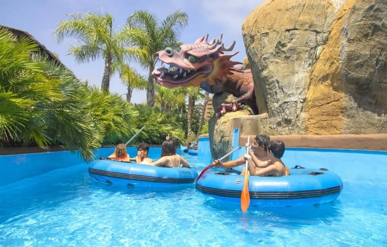 Hotel Magic Fantasy con day pass