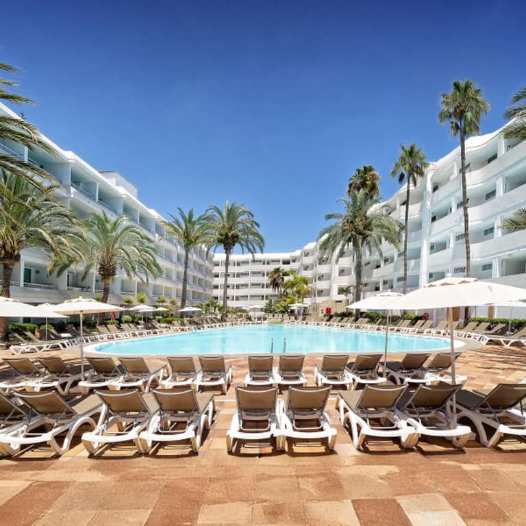 Hotel Akeah Broncemar con day pass