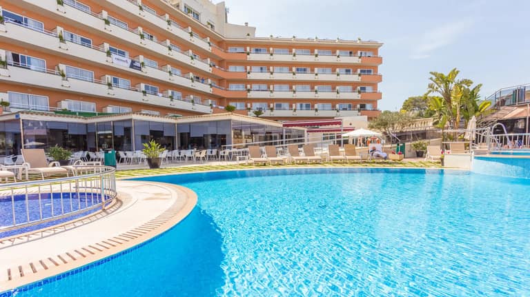 Hotel Globales Janeiro con day pass