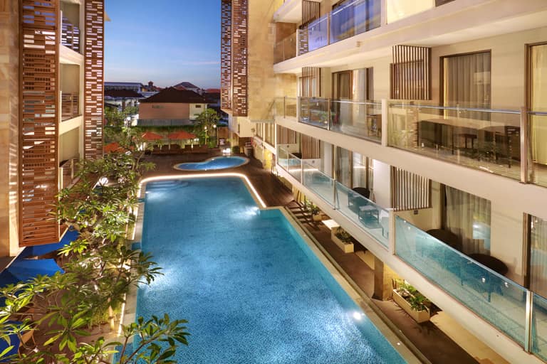 Hotel Harper Kuta con day pass