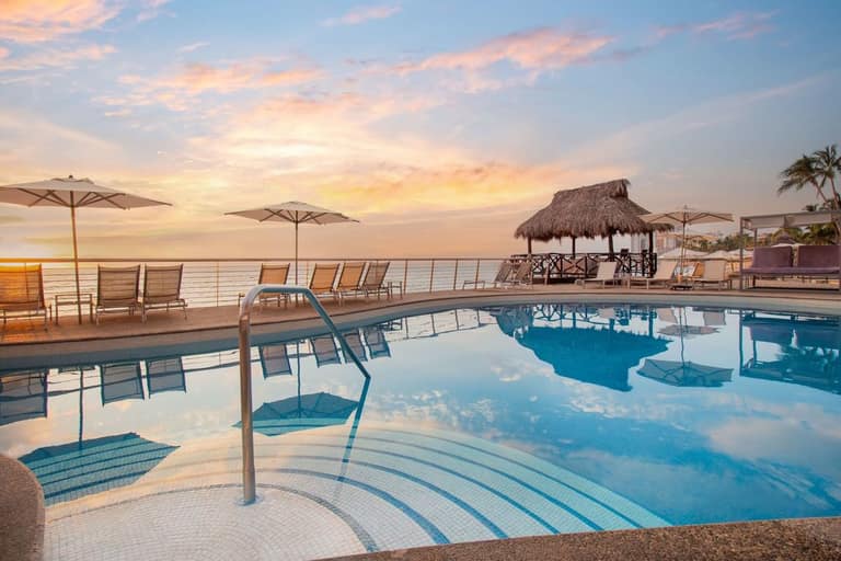 Hotel Sunset Plaza Beach Resort con day pass