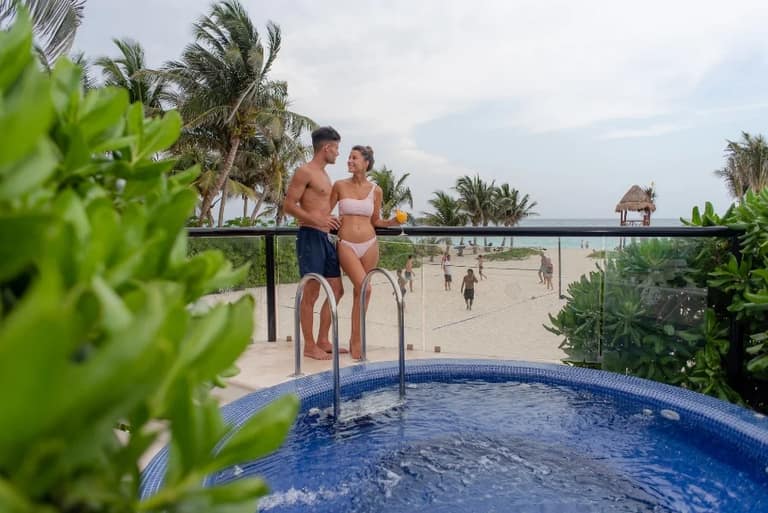 Hotel The Reef Playacar con day pass