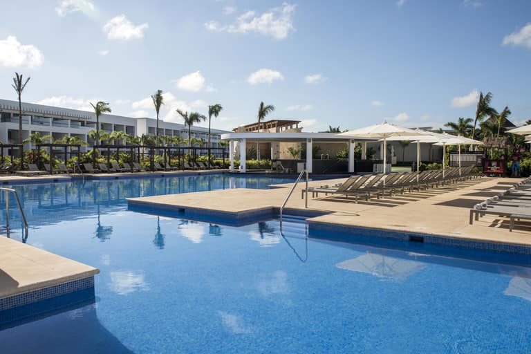 Hotel Platinum Yucatán Princess - Adults Only con day pass
