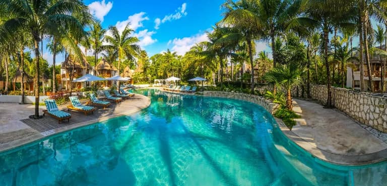 Hotel Mahekal Beach Resort con day pass