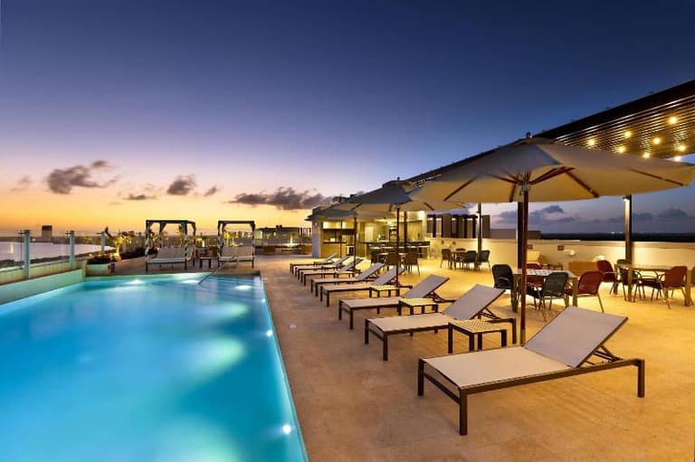 Hotel Residence Inn by Marriott Cancun Hotel Zone con day pass