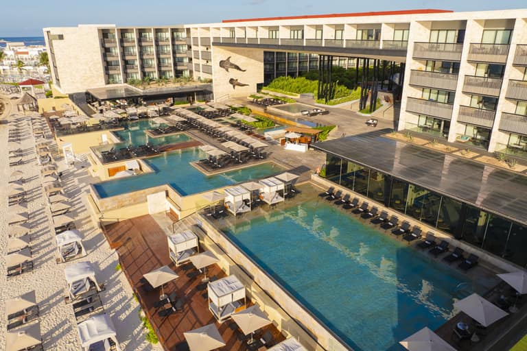 Hotel Devossion By Live Aqua Playa del Carmen con day pass