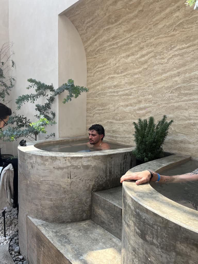 Hotel Casa Una Sauna, Cold Plunge, CoWork & Community con day pass