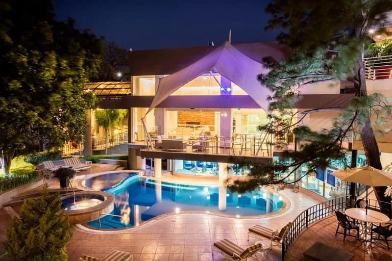 Hotel Krystal Satelite Maria Barbara con day pass