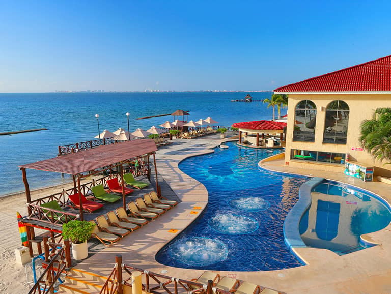 Hotel All Ritmo Cancún Resort & Waterpark con day pass