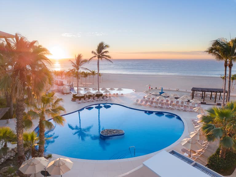 Hotel GR Solaris Lighthouse Los Cabos con day pass