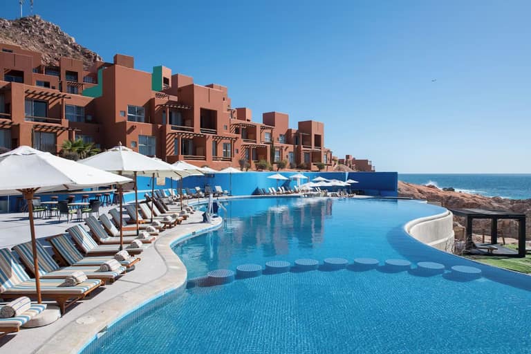 Hotel Club Regina Los Cabos con day pass