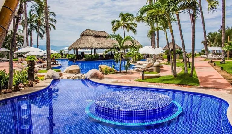 Hotel Plaza Pelicanos Grand Beach Resort con day pass