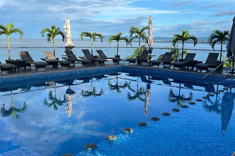 Hotel The Paramar Beachfront Hotel Boutique Puerto Vallarta con day pass