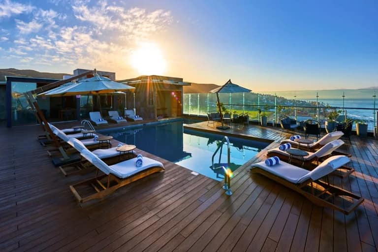 Hotel City Express Plus by Marriott Ensenada con day pass