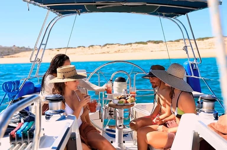 Hotel Navega a bordo del LIBERTY con day pass