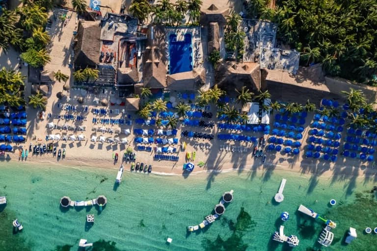 Hotel Beach Break Cozumel at San Francisco Beach Club con day pass