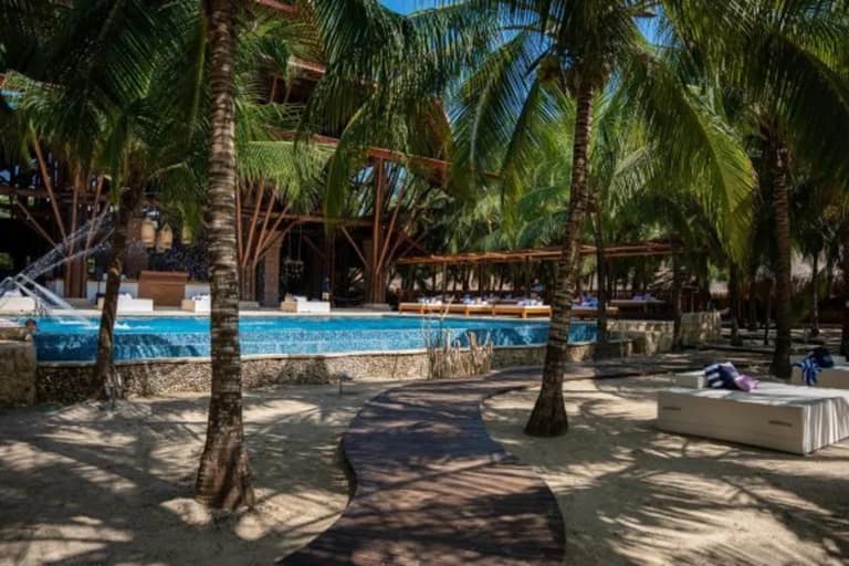 Hotel zzzAtolón con day pass