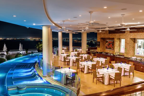 Hotel Grand Miramar All Luxury Suites & Residences con day pass