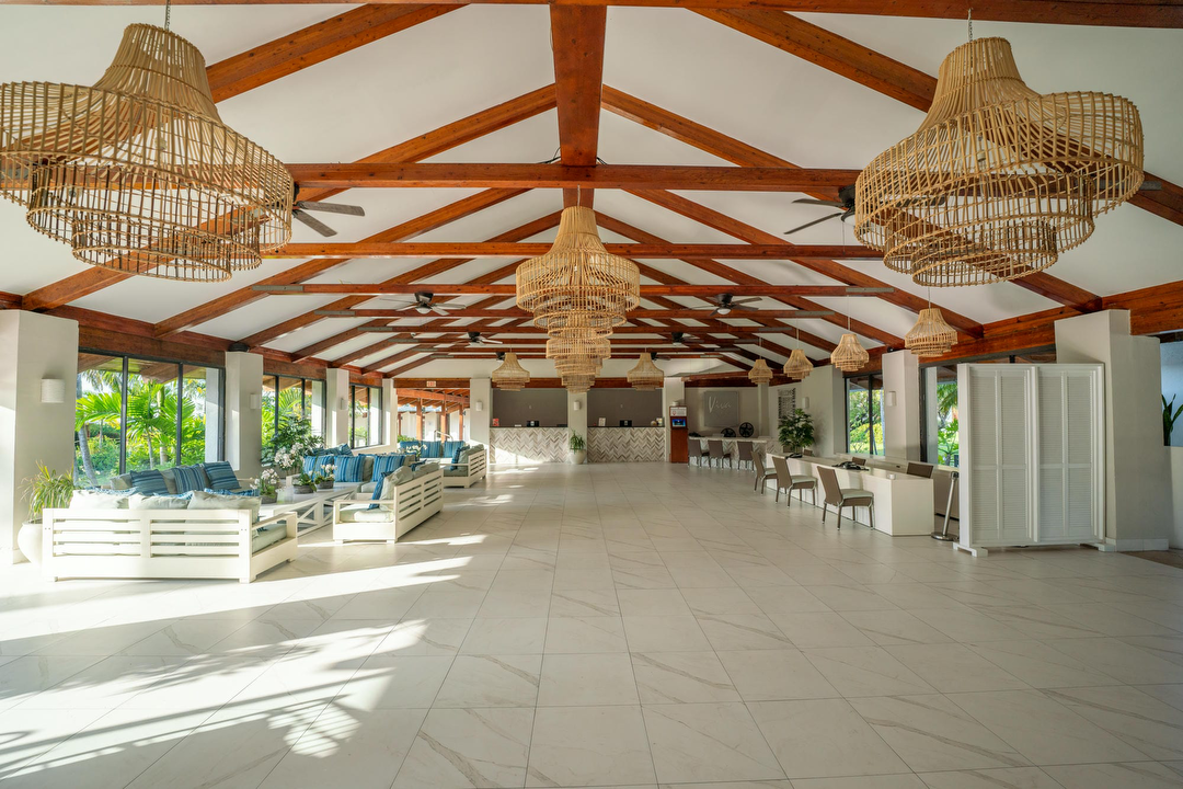 Hotel Viva Fortuna Beach by Wyndham con day pass