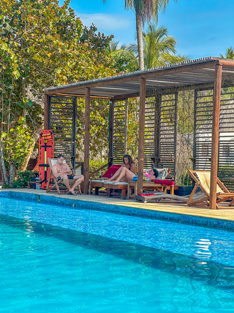 Hotel Huku Beach Hostel Palomino con day pass