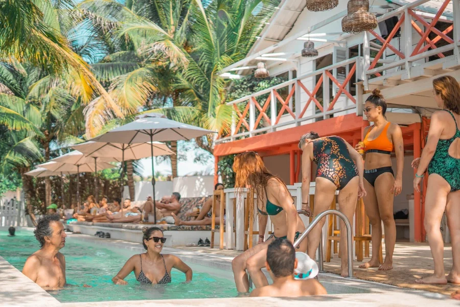 Hotel The Pink Mango con day pass