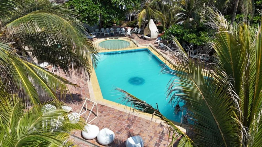 Hotel Hotel Tropical Inn con day pass