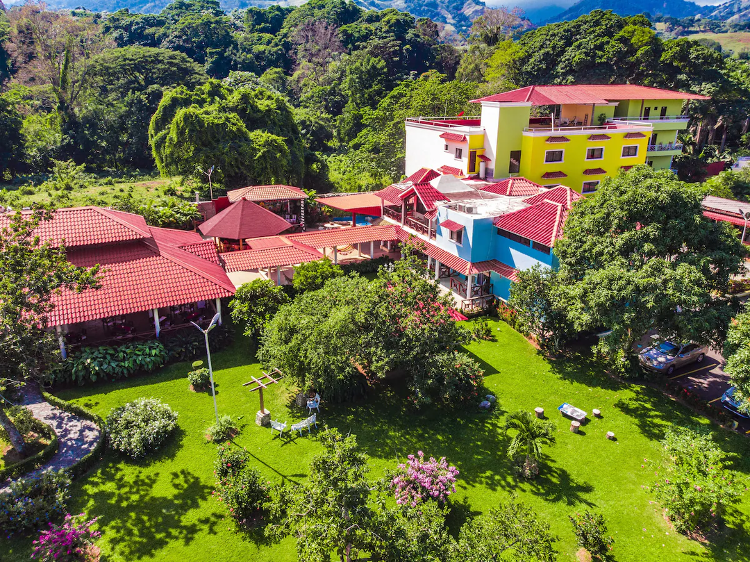 Hotel Guacayamos Hotel & Villas con day pass