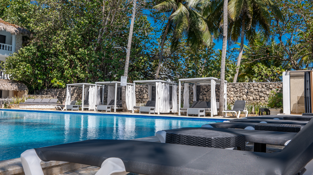 Hotel TRIBE RESORTS con day pass