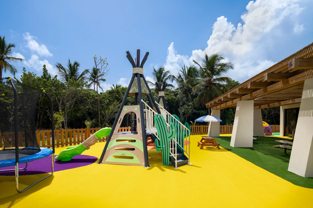 Hotel Secrets Playa Esmeralda Resort & Spa con day pass