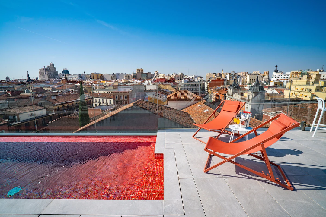 Hotel Akeah Gran Via Madrid con day pass