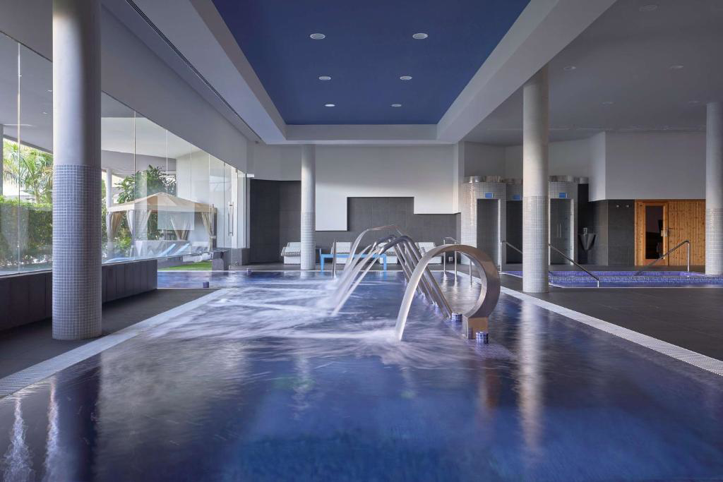 Hotel Radisson Blue Resort & Spa Gran Canaria Mogán con day pass