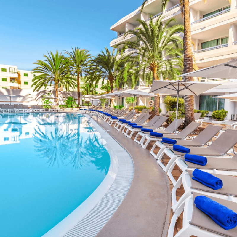 Hotel Akeah Broncemar con day pass