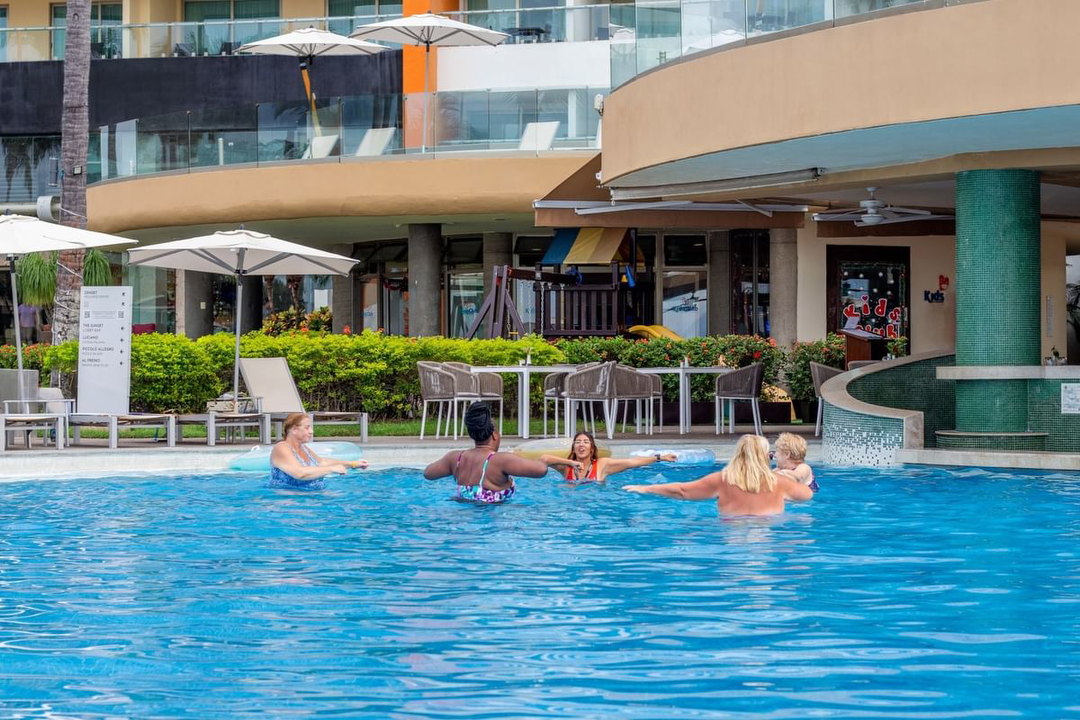 Hotel Sunset Plaza Beach Resort con day pass