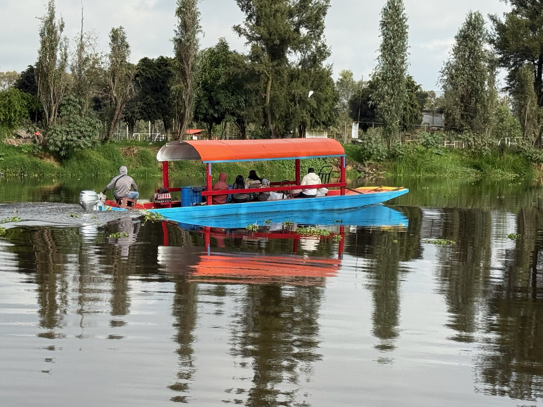Hotel Amanecer en Xochimilco con day pass