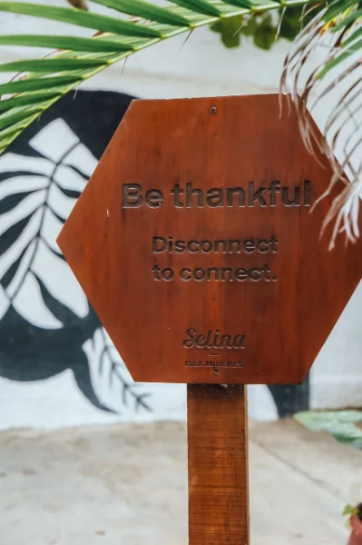 Hotel Nílu Isla Mujeres by Selina con day pass