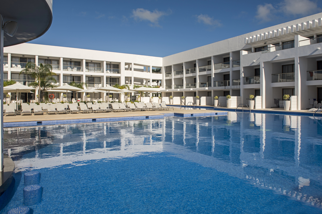 Hotel Platinum Yucatán Princess - Adults Only con day pass