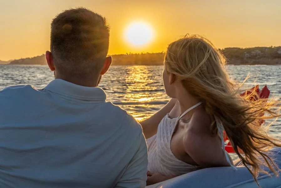 Hotel Navega con estilo y confort a bordo del PRO con day pass