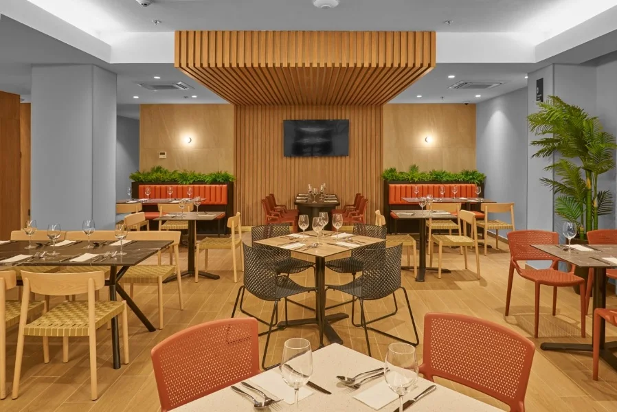 Hotel City Express Plus by Marriott Mazatlan con day pass