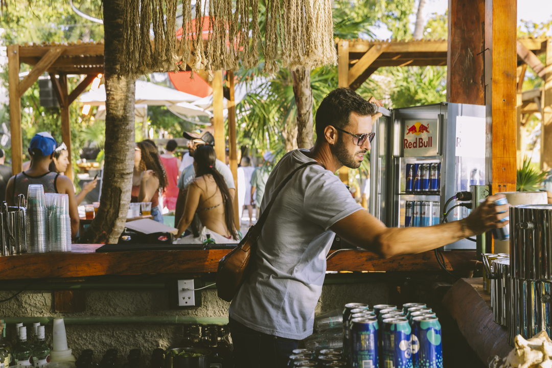 Hotel Mayan Monkey Isla Mujeres | Hotel Beach Front con day pass