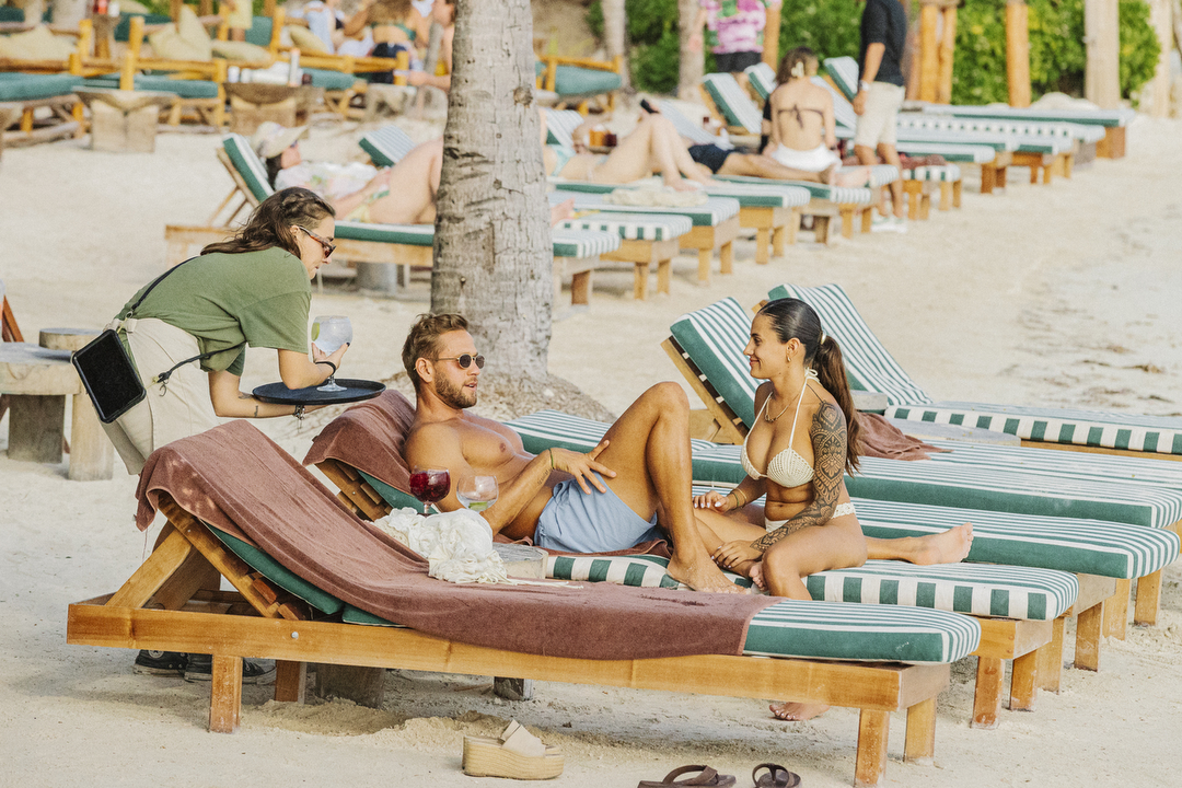 Hotel Mayan Monkey Isla Mujeres | Hotel Beach Front con day pass