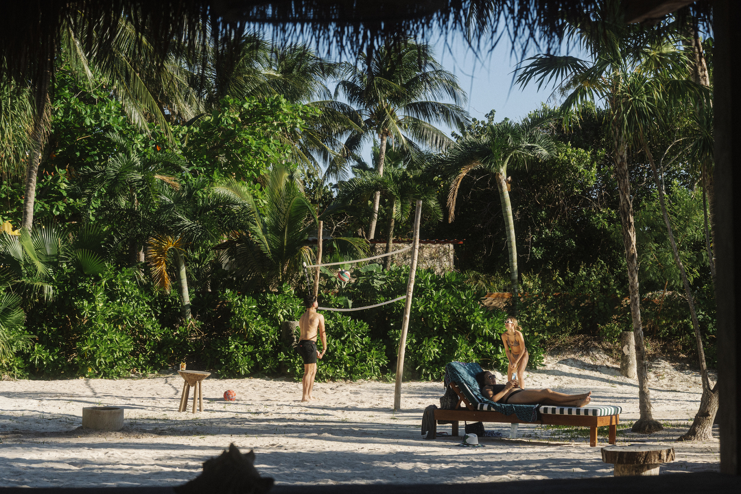 Hotel Mayan Monkey Isla Mujeres | Hotel Beach Front con day pass