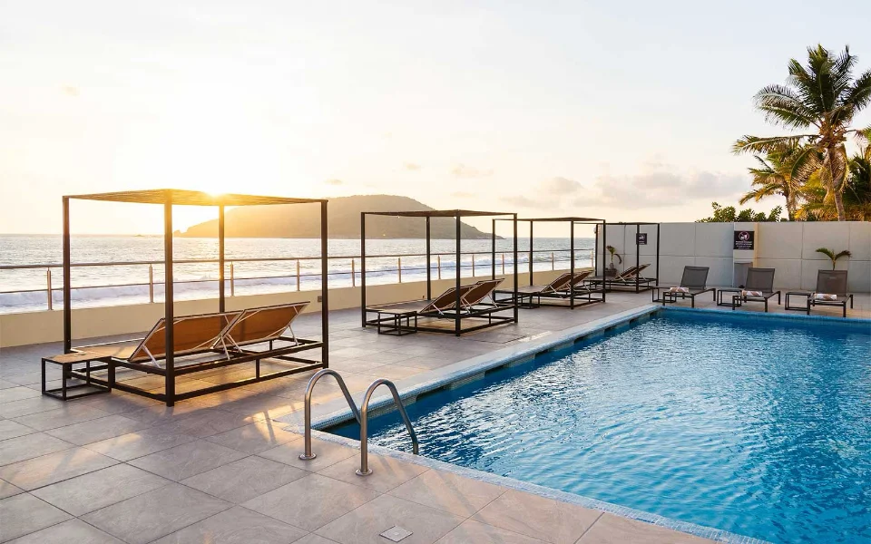 Hotel DoubleTree By Hilton Mazatlán con day pass